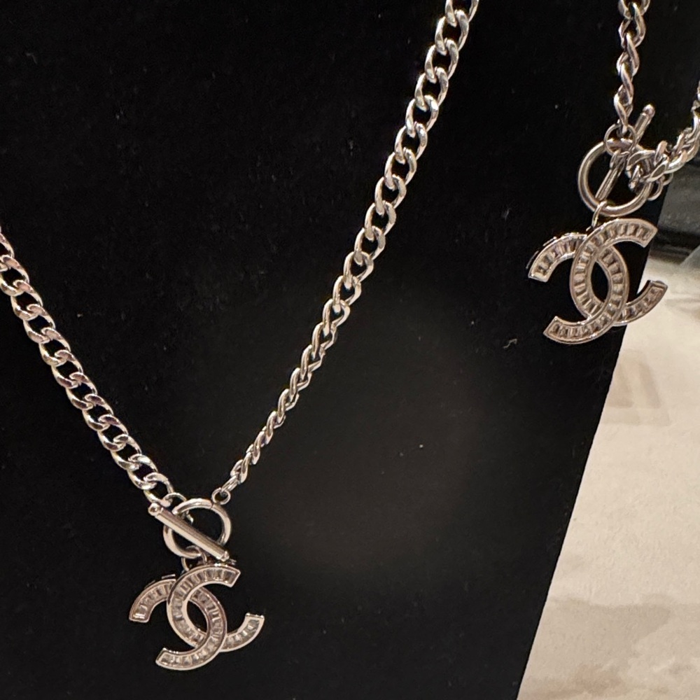 Silver necklace set non brand